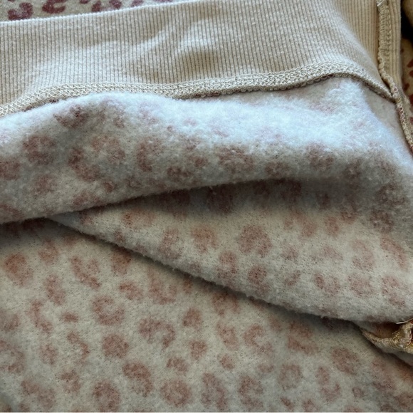Pink Rose Animal Print in Pink and Ivory Longer Style Sweatshirt size XS - Picture 14 of 14